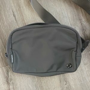 Lululemon belt bag, like new